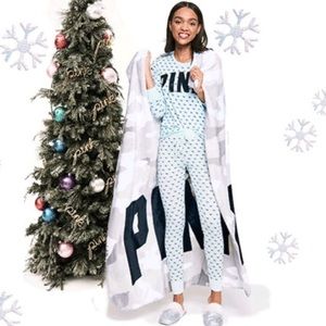 VS Pink Camo Blanket